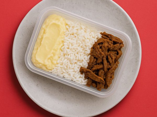 Fraldinha ao molho com arroz branco e purê de batata inglesa – 300G (5%OFF)