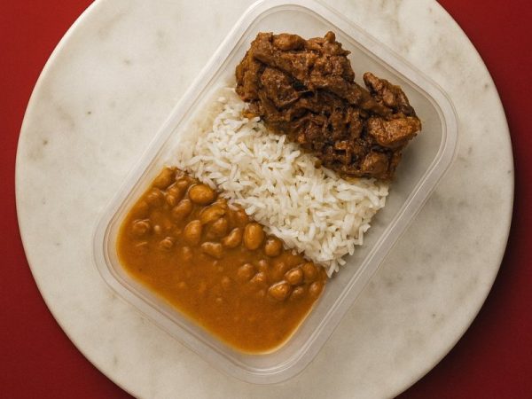 Fraldinha acebolada com arroz e feijão carioca – (300g)