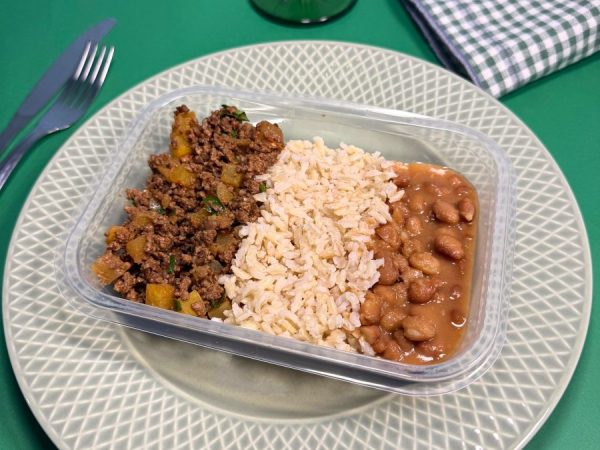 Brasileirinho de carne (Patinho moído, arroz, feijão e mandioquinha cozida)